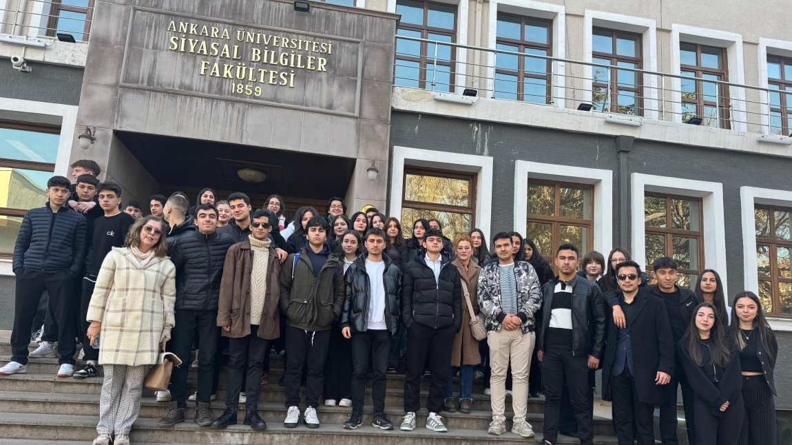 Ankara Üniversitesi Siyasal Bilgiler Fakültesi'ne Tanıtım Gezisi Yaptık.